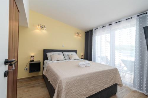 Apartmans and studios Ana