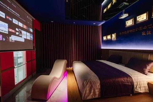 King Room image 2