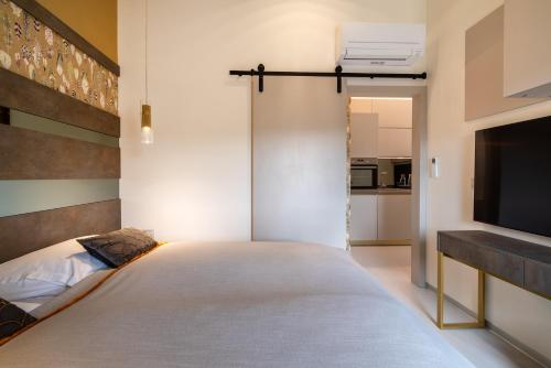 One-Bedroom Apartment image 3