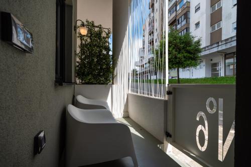 One-Bedroom Apartment with Terrace image 9