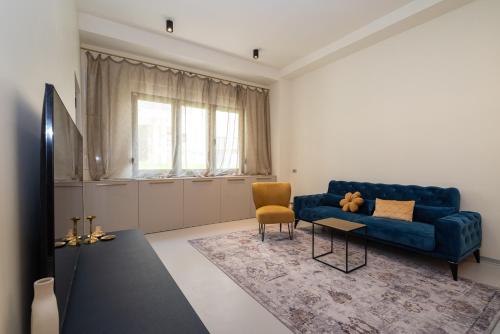 One-Bedroom Apartment with Terrace image 4