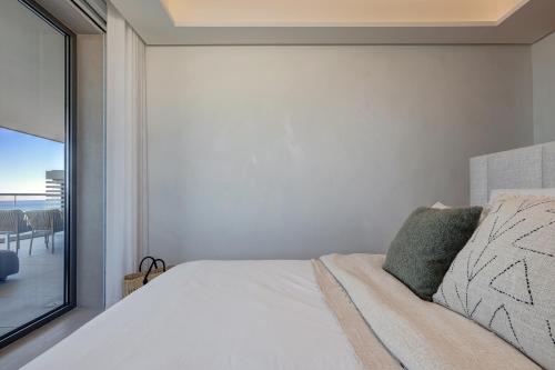 Luxury Beach Front 2 Bed Apartment in Malaga Towers