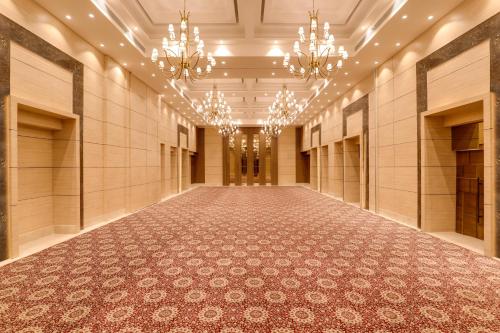 قاعة للمآدب, Lemon Tree Hotel Rishikesh in ريشيكيش