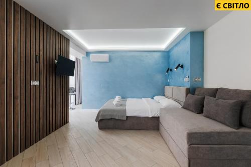 1 queen bed, 1 sofa bed