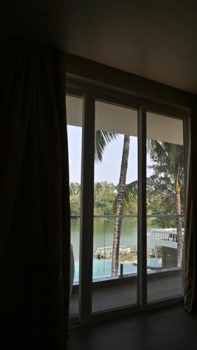 Uitzicht, Damodar River Retreat, Uluberia in Orphuli