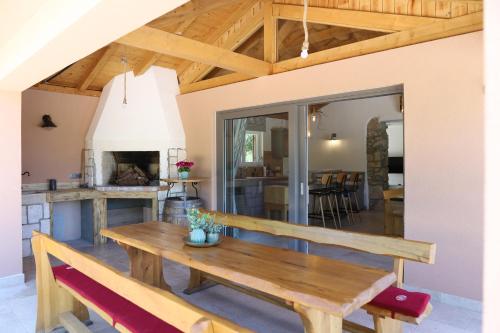 ระเบียง/ชานเรือน, Villa Ulika in ยูติซี