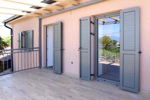 ระเบียง/ชานเรือน, Villa Ulika in ยูติซี