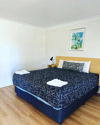 Exterior view of Colonial Motor Inn