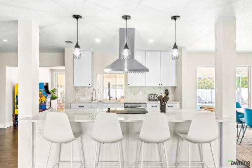 Modern 3BR - Pool - Game Room home in Dunedin, USA