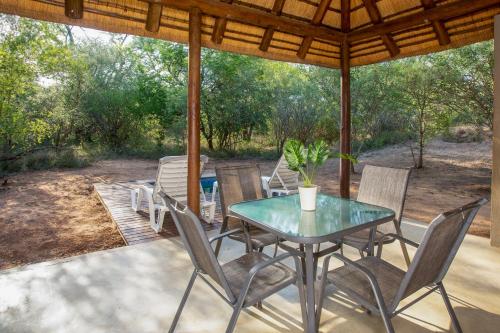 Kubu Bush Lodge Kubu Bush Lodge