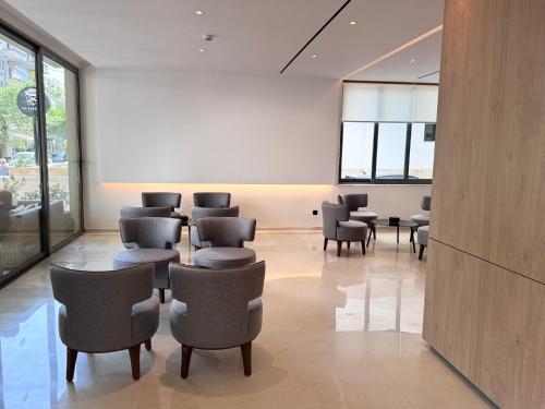 Angela Downtown Hotel - image 4