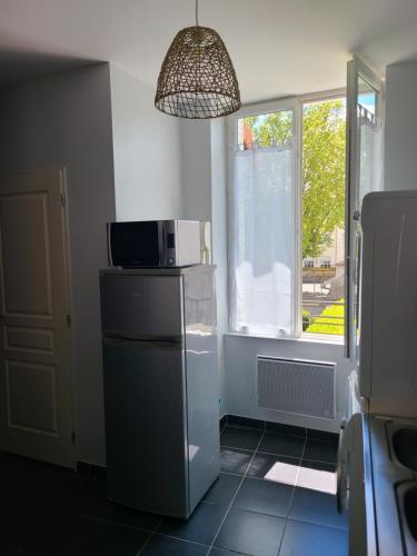 Cocina, APPT CENTRE VILLE GARE HOPITAL IUT in Roanne