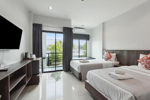 room detail thumbnail 1