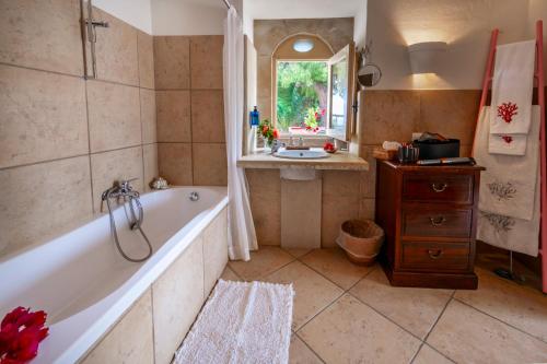 Superior Double Room image 8