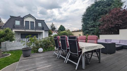 3 ROOMS - Zimmervermietung nähe Flughafen BER - gratis WLAN, Parken & Netflix