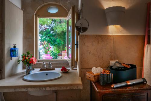 Superior Double Room image 10