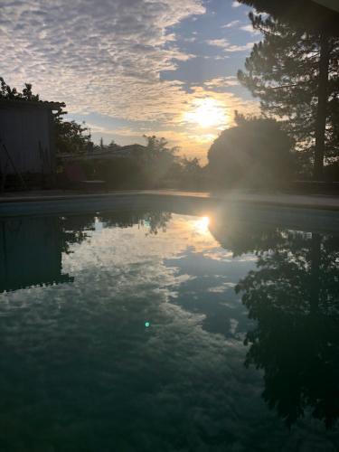 Gîte Ardéchois avec piscine et vue imprenable