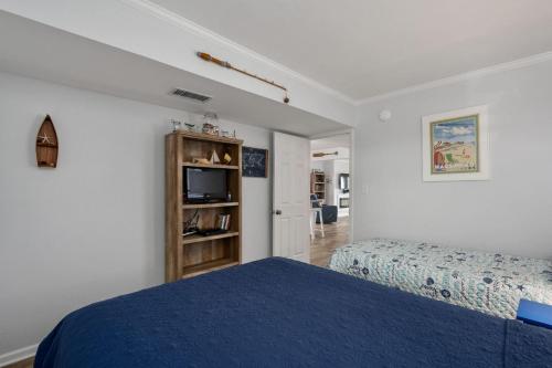 Two-Bedroom Apartment image 8
