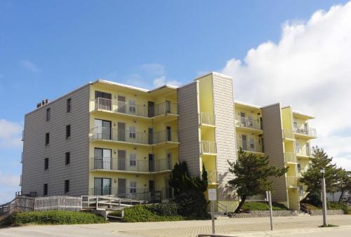 Two-Bedroom Apartment image 3