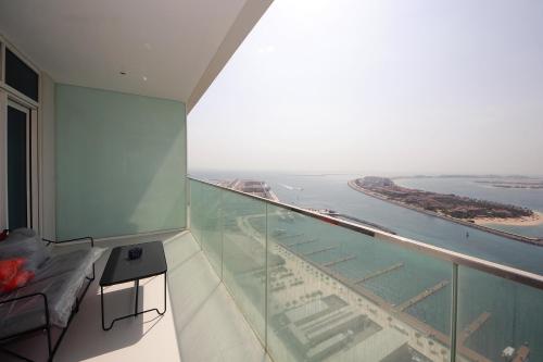 Incredible Sea view 2BHK - Private beach Access - Emaar Beachfront, Dubai (photo 10)