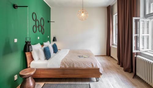 One-Bedroom Apartment image 4