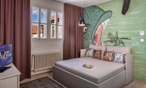 One-Bedroom Apartment image 3