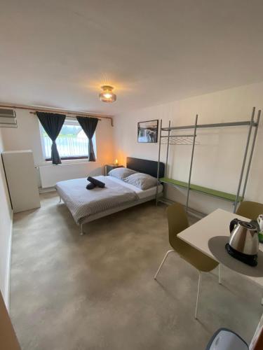1 queen bed