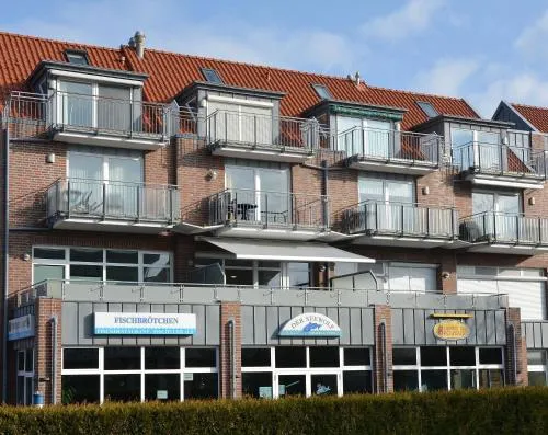 Passagendeck Nordseegartenpark in Bensersiel, Deutschland