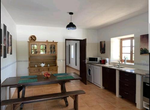 ห้องครัว, Countryside Villa in Silves in อัลกันตาริลยา