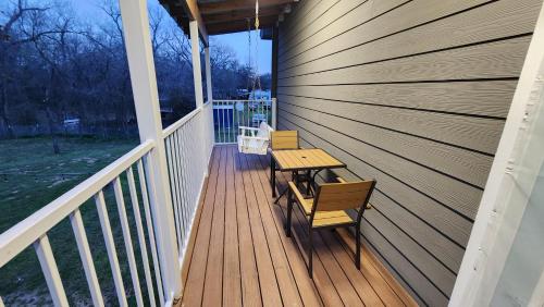 Waterfront Haven - Sleeps 19 - Home Cinema - Dock - Weatherford TX