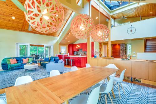 Lakefront Roxboro Home with Private Dock! in Roxboro (Észak-Karolina)