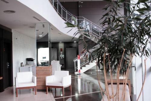 559700996 Comfort Suites Londrina
