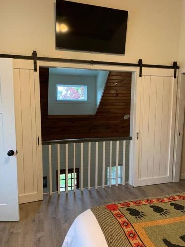 A beautiful sunset cottage in Hendersonville, USA
