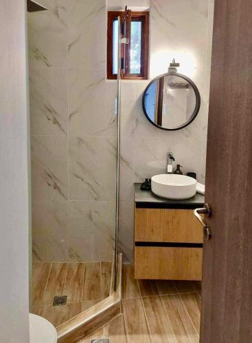 Utopia suites 3 in the heart of Aegina by 8essentially, Città di Egina (foto 8)