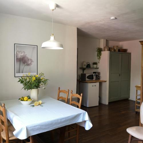 Chambres d'Hôtes Domaine du Bourg Room Type - Family Room with Private Bathroom