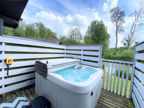 Magpie 2 Hot Tub HuntersMoon-Warminster-Longleat-Wiltshire