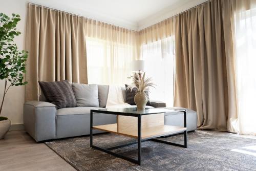 Charming 2bd Condo on SunsetStrip in Los Angeles, USA