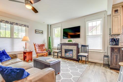 Lavish Home with Patio - 2 Blocks to Green Lake! - image 10