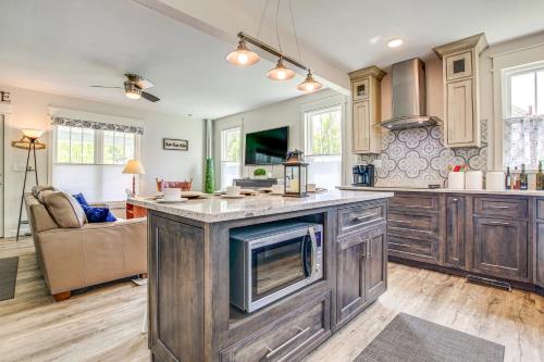 Lavish Home with Patio - 2 Blocks to Green Lake! - image 9