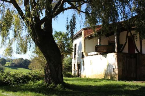CASA DEL SAUCE - En la montaña cerca del mar gîte à louer Noriega
