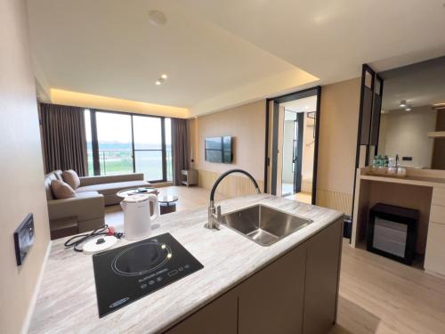 キッチン, Moonshine Inn in 大渓区（ダーシー）