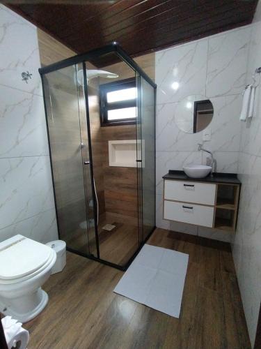 Bathroom, Pousada do Pescador in Armacao