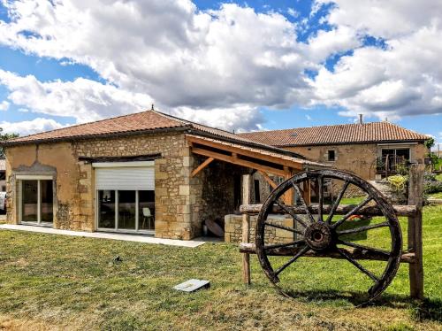 "La Chèvrerie des Sources" - Maison de campagne avec Terrasse et vue panoramique - Expérience à la ferme gîte à louer Lagupie