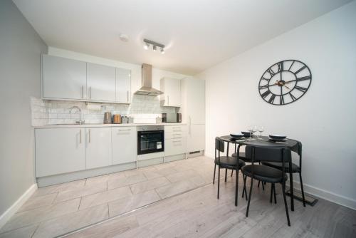 Spacious 3-Bedroom Apartment Near London Museum in Edgware