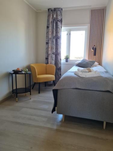 Single Room with Shared Shower and Toilet