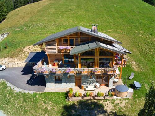 Appartement chaleureux, au pied des pistes, idéal pour 6-8 personnes avec terrasse - FR-1-505-94 (Appartement chaleureux, au pied des pistes, ideal pour 6-8 personnes avec terrasse - FR-1-505-94) in Notre Dame De Bellecombe