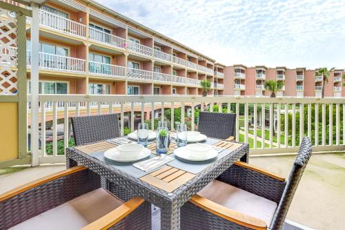 Coastal Galveston Condo Steps to Beach Access! in Galveston, USA