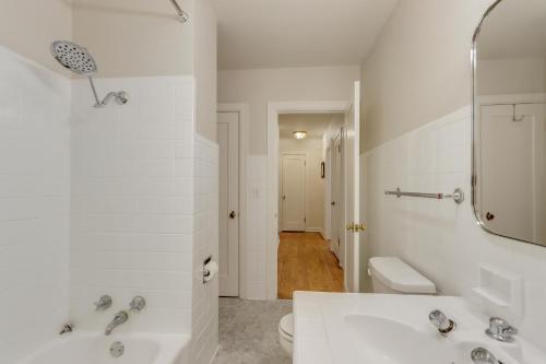 Fayetteville Condo - 2 Blocks to Dickson Street! - image 3