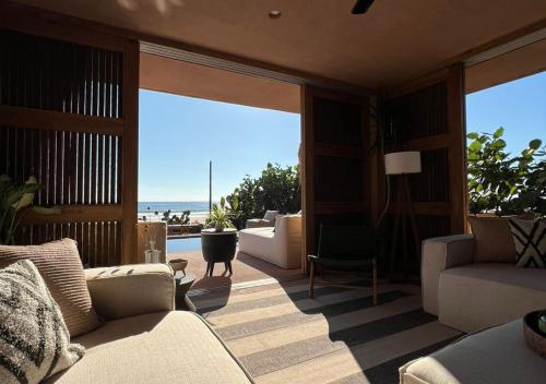 Oceanfront Villa in Puerto Escondido, exclusive, Spectacular sunsets!