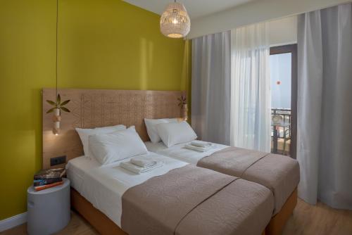 1 double bed, 2 sofa beds